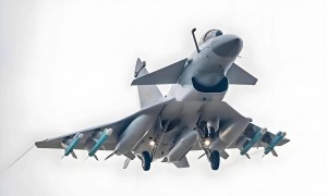 伊朗战机换代迫在眉睫！歼-10CE与苏-35谁主沉浮？中东天空将变局