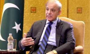 印度得寸进尺！刚恢复中国直航，印航司申请航线过境新疆，希望政府出面与中国协调！