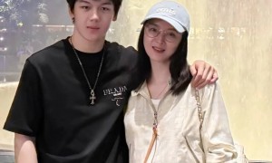 王艳儿子19岁近照曝光！搂着妈妈拍照画面温馨有爱