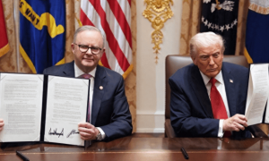 警报拉响！澳大利亚军机无视警告再闯南海，解放军紧急出动，发射干扰弹，释放信号非同寻常