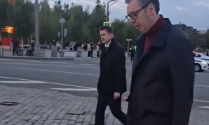 数国联手关闭领空，乌无人机封锁航路，武契奇已成功抵达莫斯科