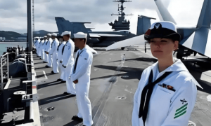 为何美航母出海，要带足500名女兵，少一个都不行？