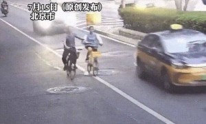 14岁女孩被男子疯狂别车还狂追一公里，一名外卖小哥仗义出手