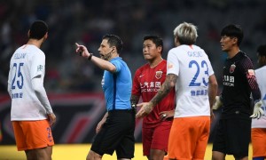 可耻可恨!上海上港与山东鲁能之战的视频裁判电话被泄露出去