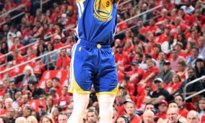 原创 
            3次出手得4分,一数据超库里全队最高!这样的伊戈达拉谁不爱?