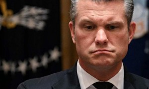 美政府“停摆”持续,特朗普命令美防长动用“所有可用资金”保军饷