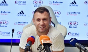 卡萨诺:罗马会积极比赛而米兰将死守,阿莱格里讨厌主动掌控比赛