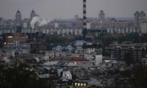 乌方称俄罗斯对基辅袭击致2死5伤