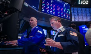 美国主权信用评级遭下调,发生了什么?