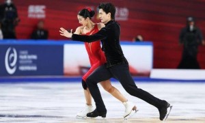 离谱!一个玩偶让美联社破防?中国花滑选手遭国际滑联调查